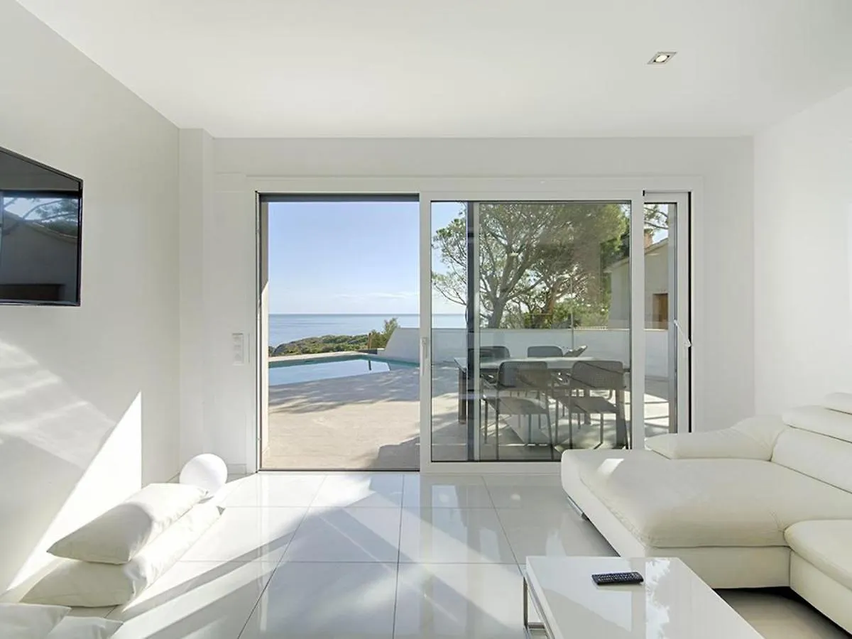 Myfenolleda B - Preciosa Casa En Grifeu Con Piscina Compartida Y Parking - Es-228-126 Villa Llanca Holiday home