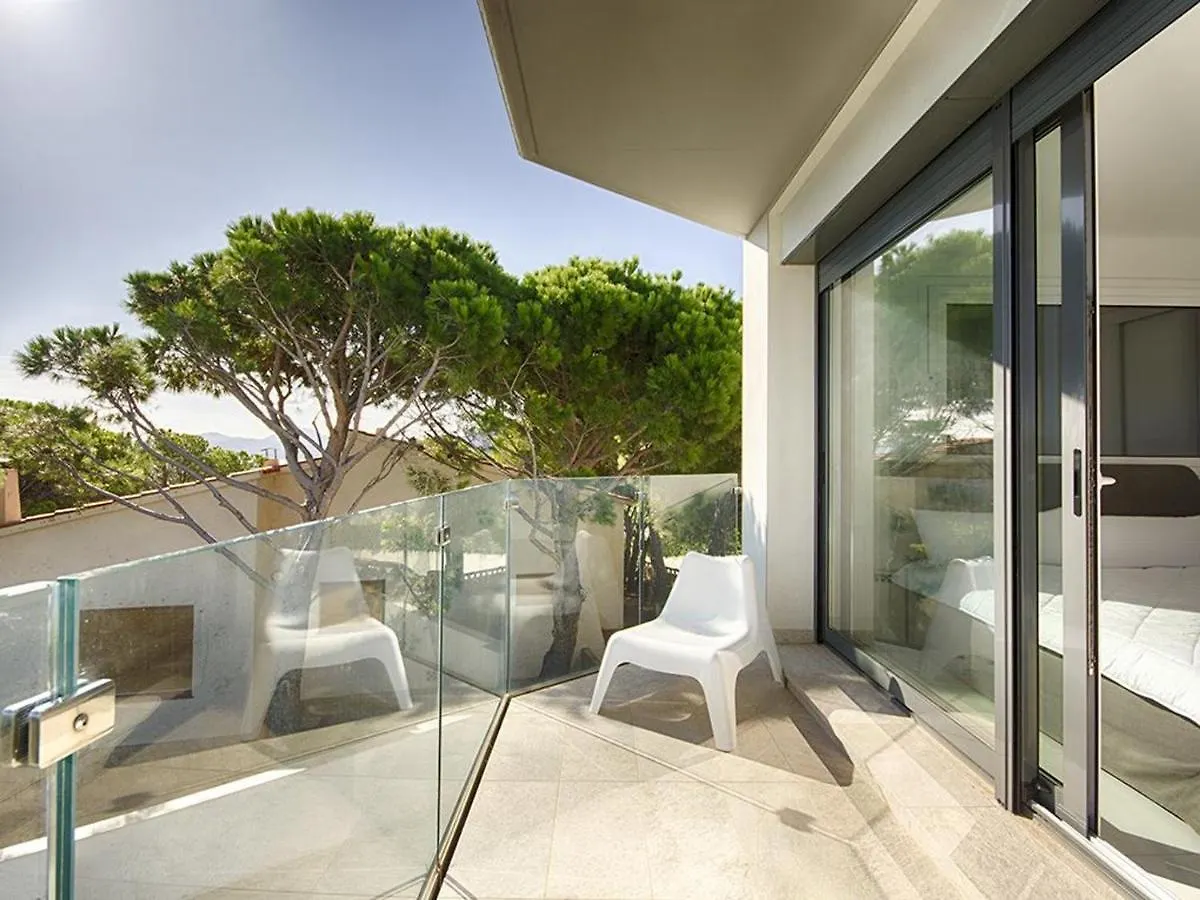 Myfenolleda B - Preciosa Casa En Grifeu Con Piscina Compartida Y Parking - Es-228-126 Villa Llanca 0*,  Spain