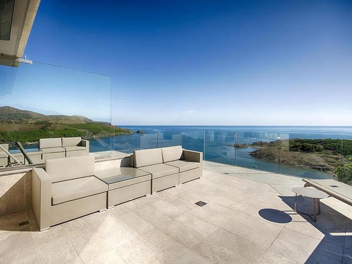 Myfenolleda B - Preciosa Casa En Grifeu Con Piscina Compartida Y Parking - Es-228-126 Villa Llanca 0*,