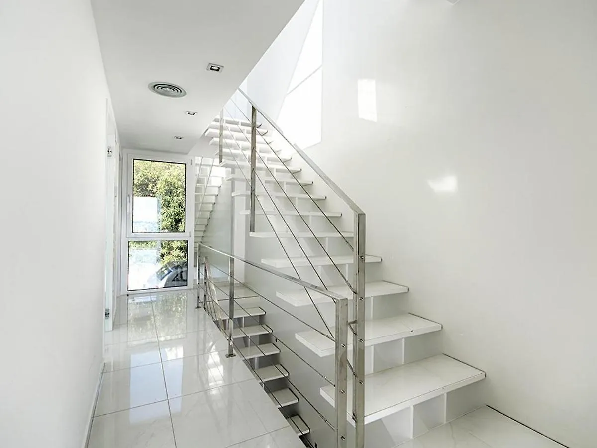 Myfenolleda B - Preciosa Casa En Grifeu Con Piscina Compartida Y Parking - Es-228-126 Villa Llanca 0*,